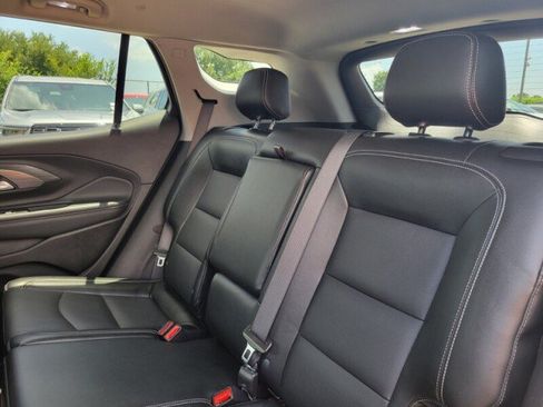Used 2024 GMC Terrain SLT FWD image 27