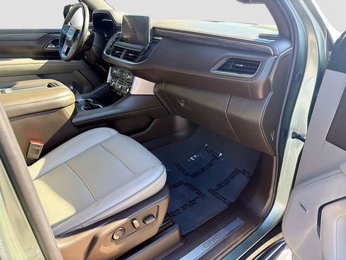 Used 2024 GMC Yukon SLT image 15
