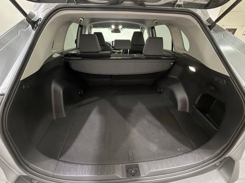 Used 2025 Toyota RAV4 XLE AWD/4WD image 21