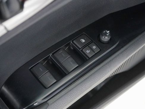 Used 2025 Toyota Camry LE AWD/4WD image 18