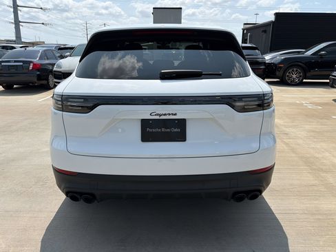 Certified 2022 Porsche Cayenne Platinum Edition AWD/4WD image 10