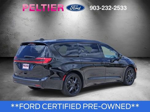 Used 2025 Chrysler Pacifica Limited FWD image 4