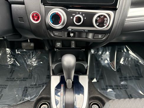 Used 2020 Honda Fit EX image 17