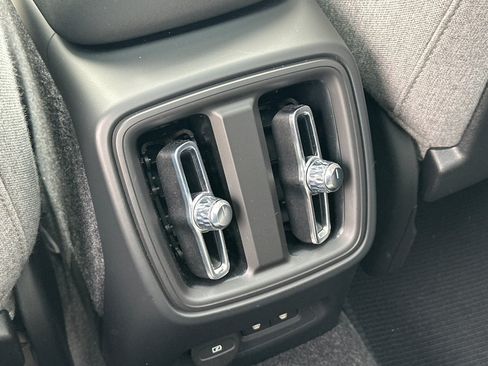 Certified 2023 Volvo XC40 Recharge Ultimate AWD/4WD image 14