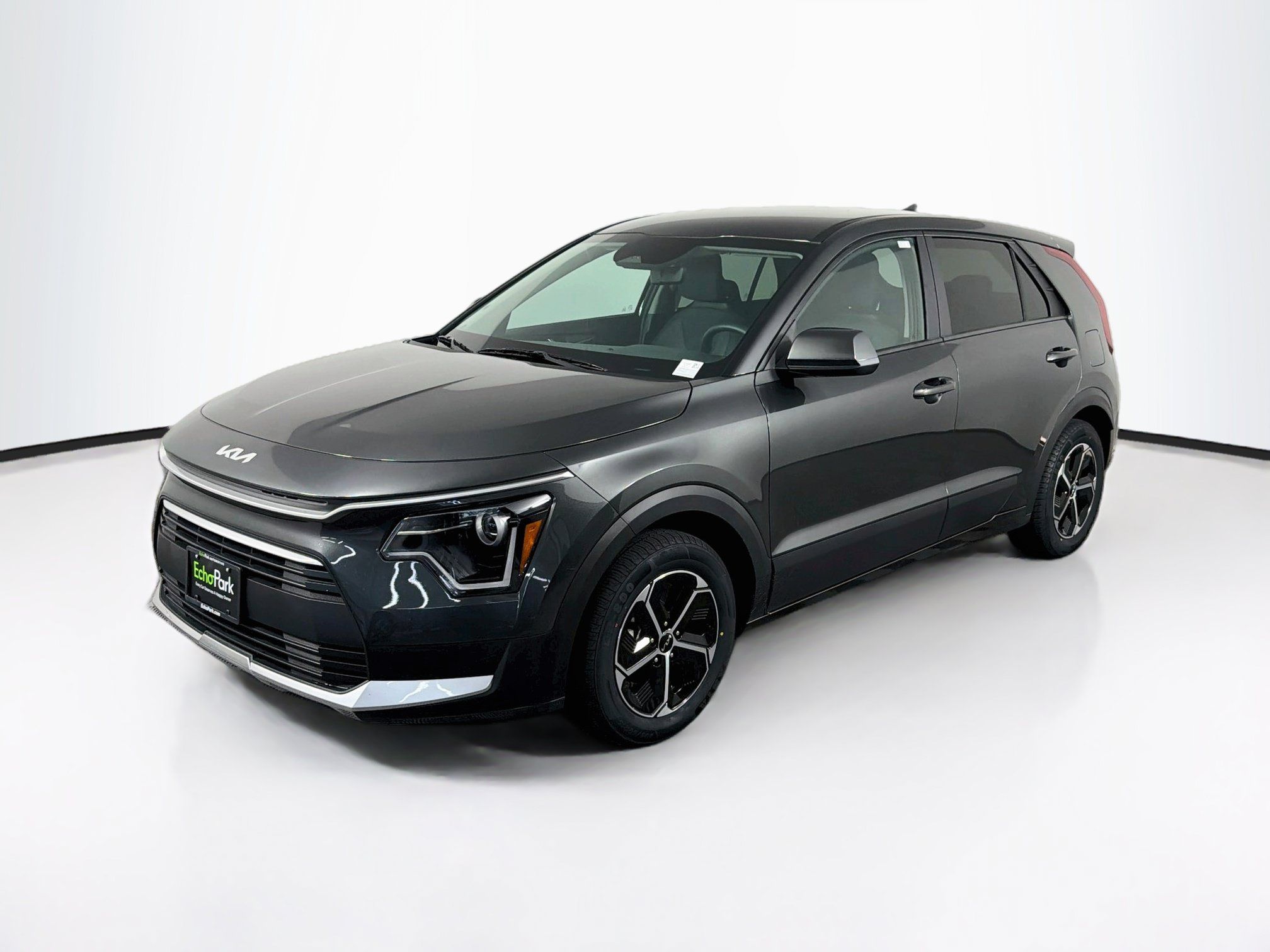 Used 2025 Kia Niro LX FWD image 3