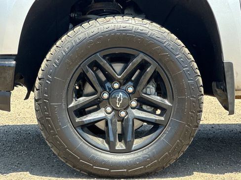 Used 2019 Chevrolet Silverado 1500 Custom Trail Boss w/ Custom Convenience Package AWD/4WD image 23