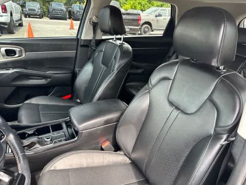 Used 2022 Kia Sorento S w/ Panoramic Sunroof Package AWD/4WD image 4