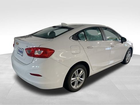 Used 2017 Chevrolet Cruze LT image 5