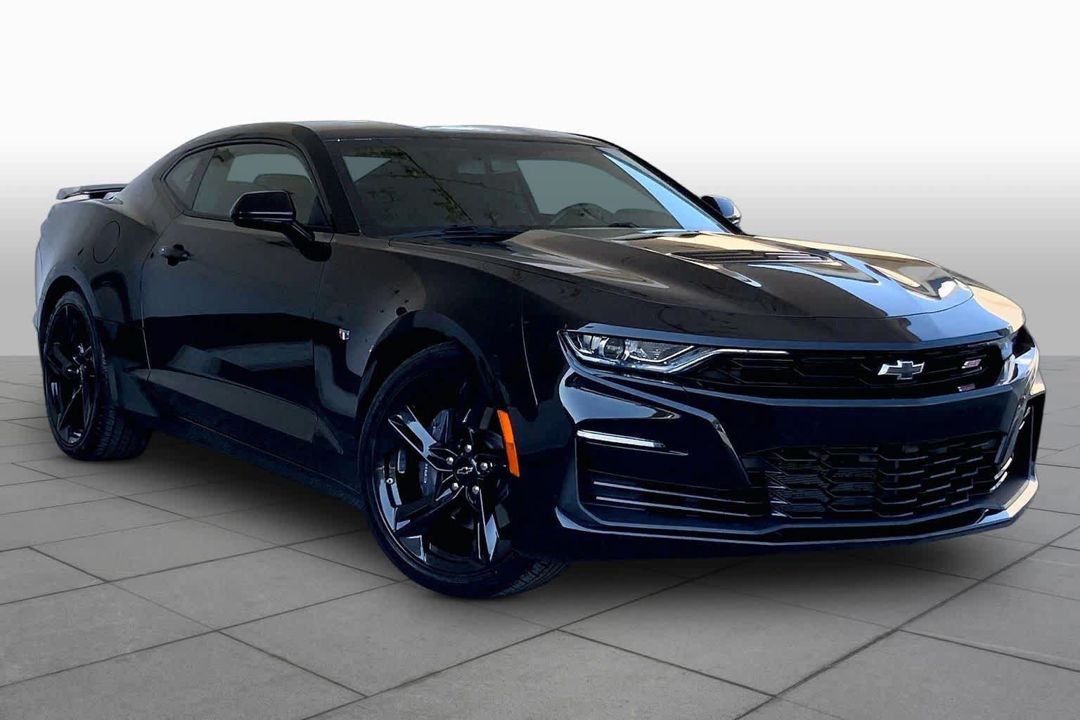 Used 2021 Chevrolet Camaro SS RWD image 3