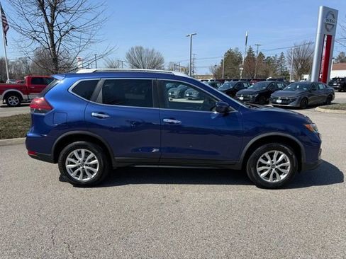 Used 2019 Nissan Rogue SV image 4