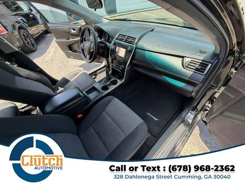 Used 2017 Toyota Camry LE FWD image 14