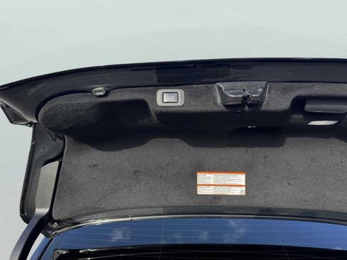 Used 2018 Lexus LS 500h w/ Luxury Package image 48