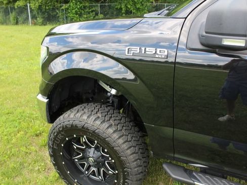 Used 2015 Ford F150 XLT w/ Equipment Group 302A Luxury AWD/4WD image 13
