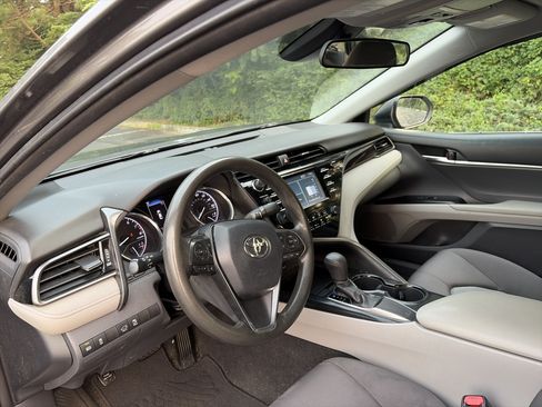 Used 2019 Toyota Camry LE FWD image 17