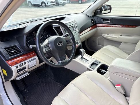 Used 2012 Subaru Outback 3.6R Limited w/ Moonroof Pkg image 3