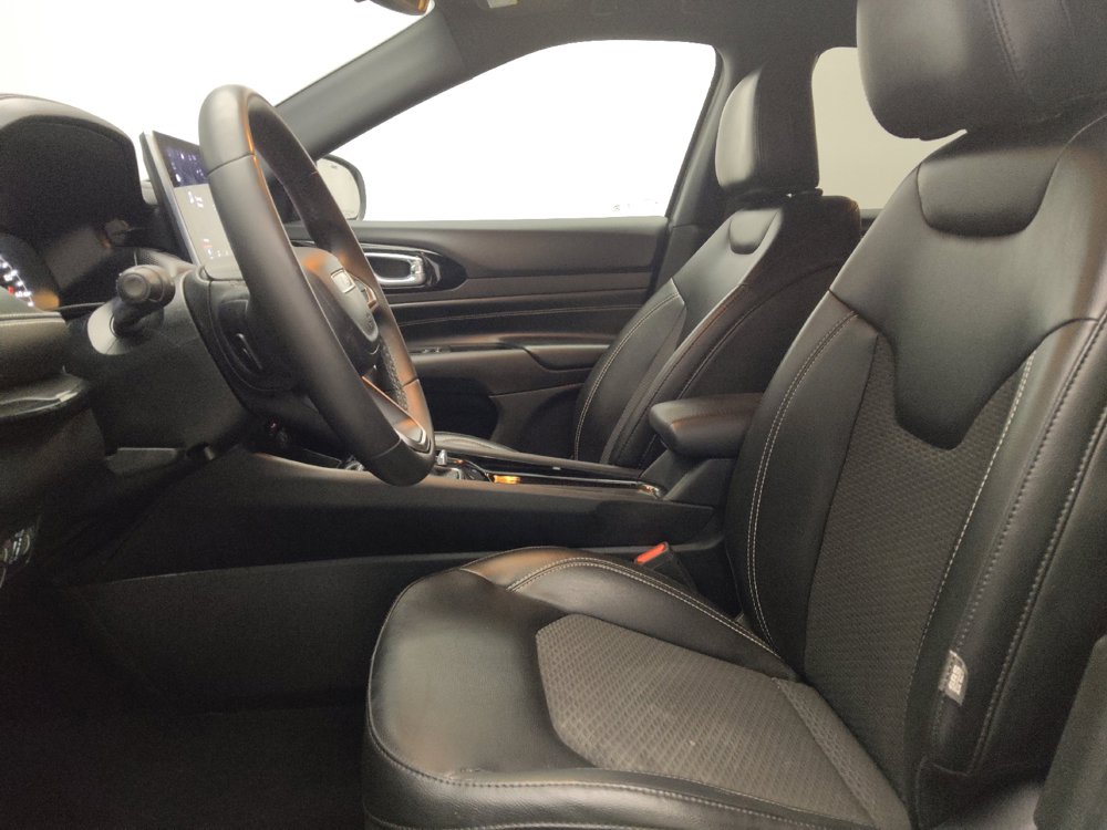 Used 2023 Jeep Compass Latitude AWD/4WD image 17