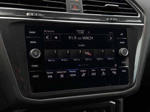 Used 2023 Volkswagen Tiguan SE image 13