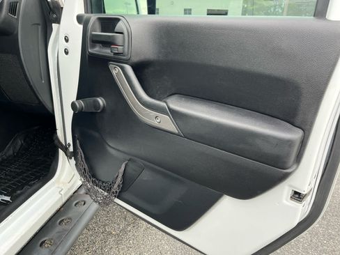 Used 2016 Jeep Wrangler Unlimited Sport w/ Max Tow Package AWD/4WD image 27