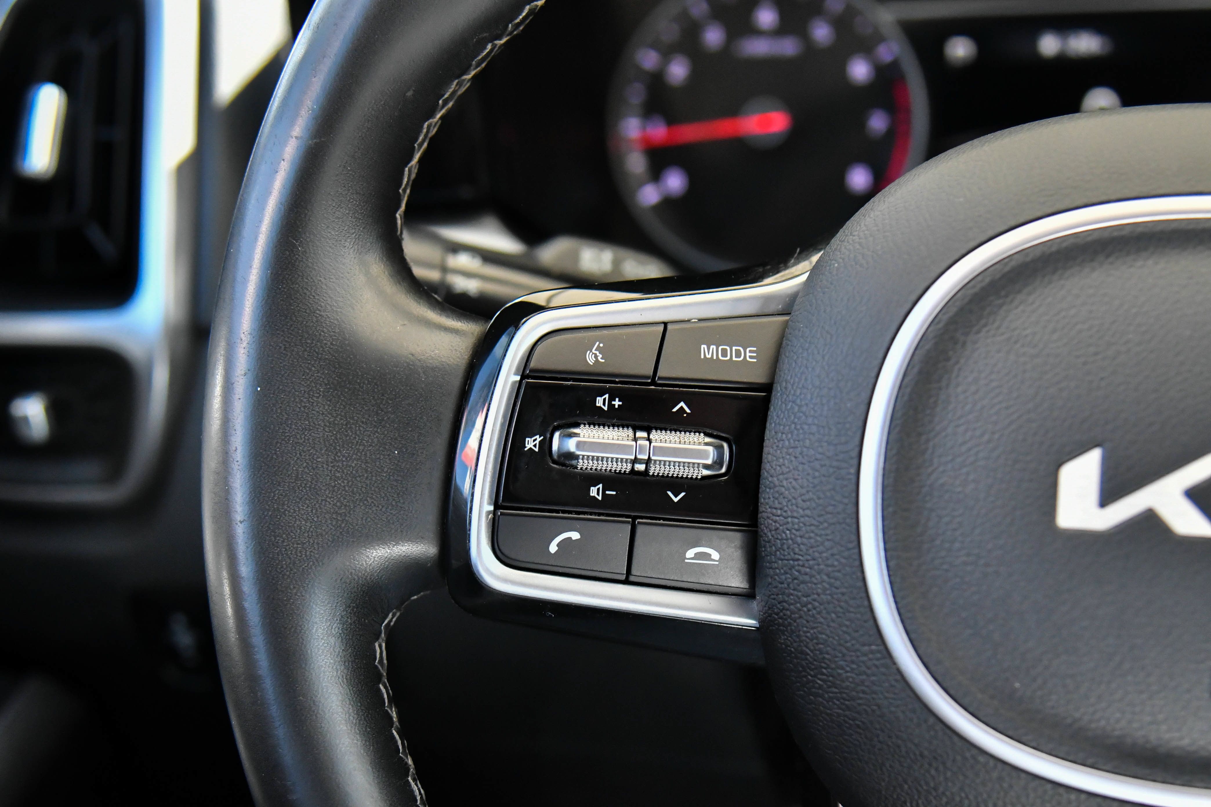 Used 2022 Kia Sorento S w/ Panoramic Sunroof Package FWD image 33