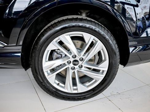 Used 2021 Audi Q7 3.0T Premium image 44