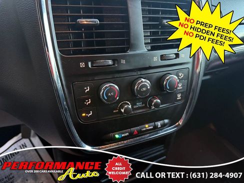 Used 2017 Dodge Grand Caravan SE image 26