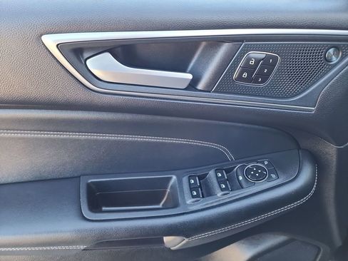 Used 2024 Ford Edge Titanium image 13