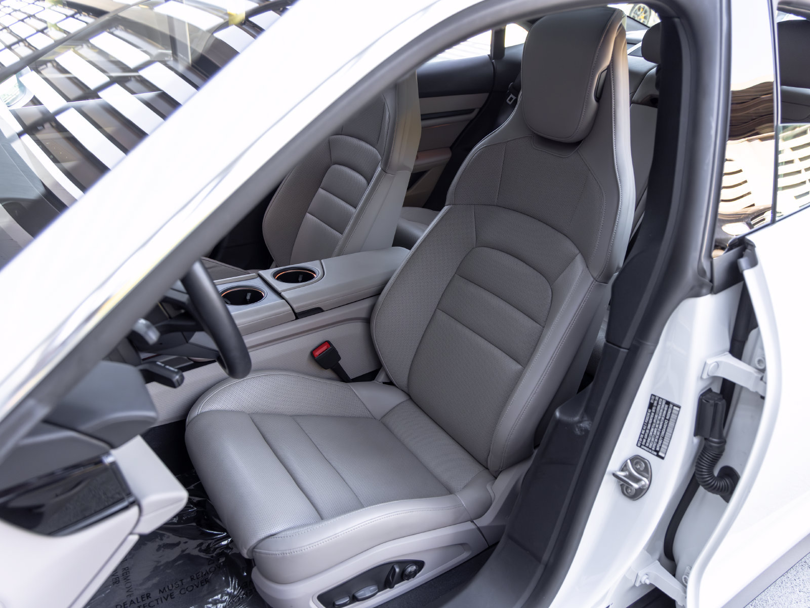 Certified 2022 Porsche Taycan 4S AWD/4WD image 5