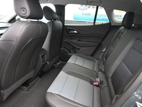 New 2026 Chevrolet Trax LT w/ Driver Confidence Package FWD image 9