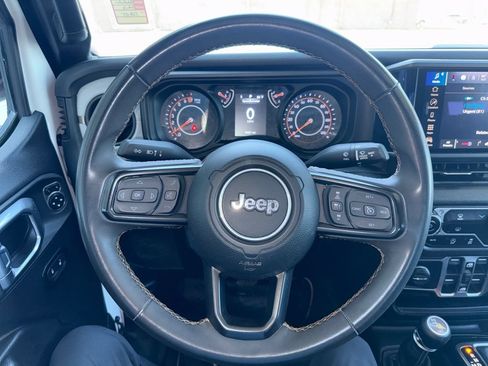 Used 2025 Jeep Gladiator Sport AWD/4WD image 21