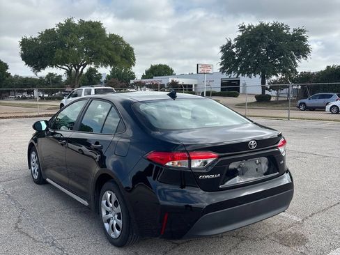 Used 2025 Toyota Corolla LE FWD image 6