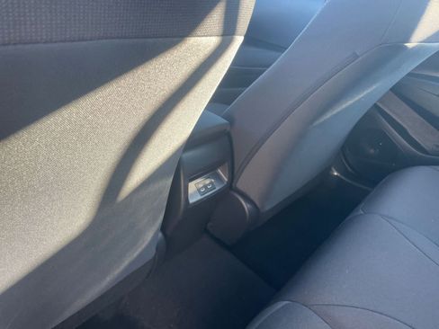 Used 2025 Toyota Corolla LE image 24