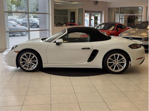 Used 2019 Porsche 718 Boxster image 9