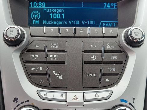 Used 2015 Chevrolet Equinox LS FWD image 24