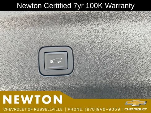Used 2025 Chevrolet Tahoe Premier AWD/4WD image 36