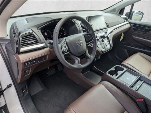 New 2026 Honda Odyssey Touring image 2