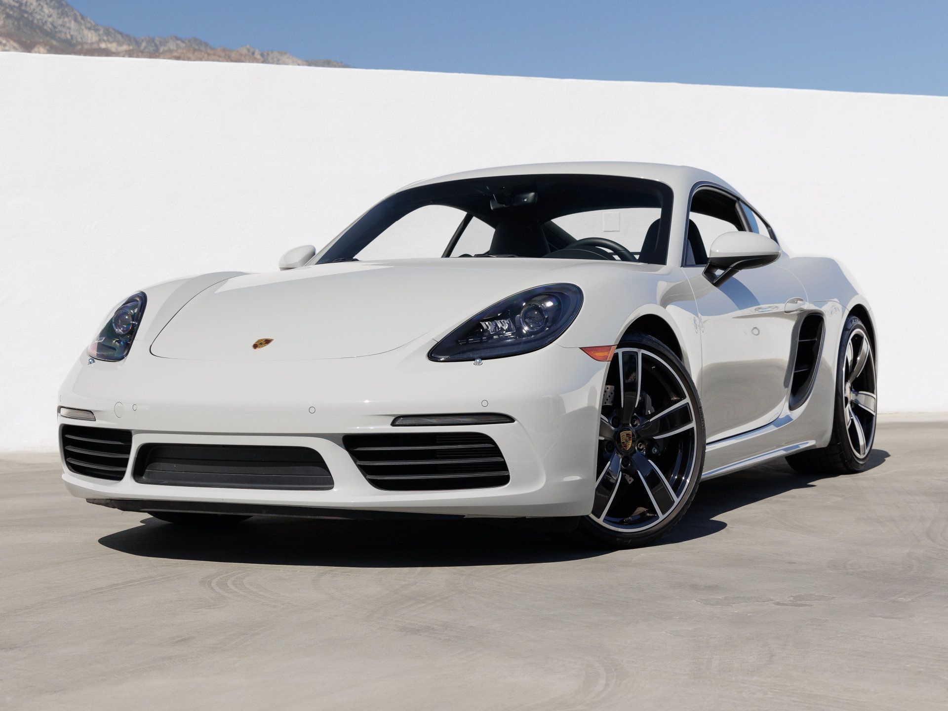 Certified 2025 Porsche 718 Cayman RWD image 1