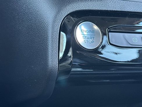 New 2025 Ford Escape SE image 22