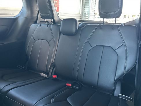 New 2027 Chrysler Pacifica Select FWD image 15