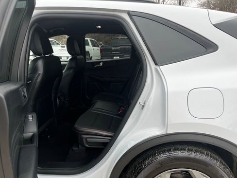 Used 2025 Ford Escape ST-Line Select image 28