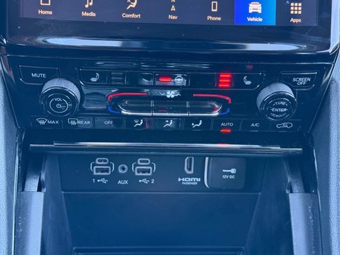 Used 2022 Jeep Grand Cherokee Limited image 37