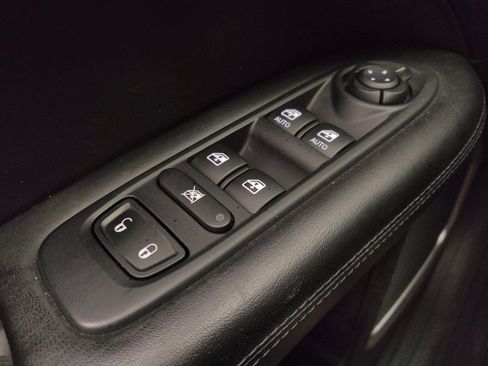 Used 2018 Jeep Compass Latitude w/ Popular Equipment Group image 27