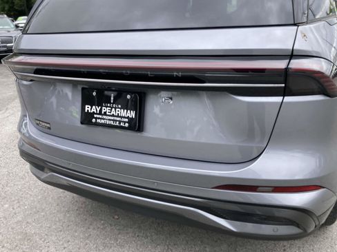 New 2025 Lincoln Nautilus Reserve image 4