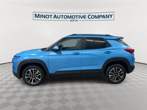 Used 2025 Chevrolet TrailBlazer LT AWD/4WD image 5