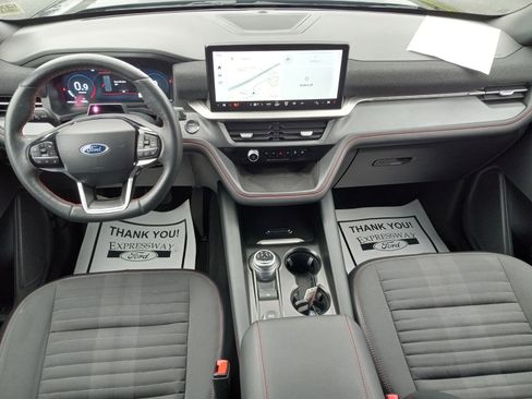 Used 2025 Ford Explorer ST-Line w/ ST-Line Street Pack AWD/4WD image 18