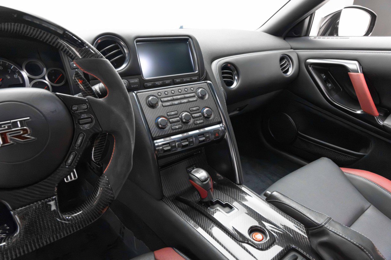 Used 2014 Nissan GT-R Black Edition AWD/4WD image 22