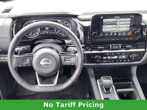 Used 2025 Nissan Pathfinder SL FWD image 26