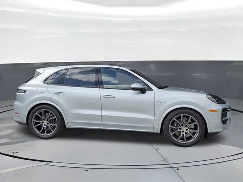 Certified 2026 Porsche Cayenne E-Hybrid AWD/4WD image 7