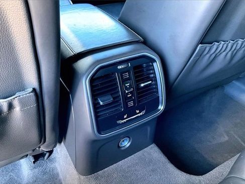 Used 2016 Porsche Macan S image 25