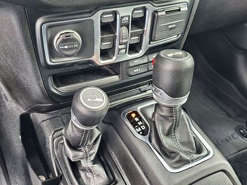 Used 2024 Jeep Wrangler Unlimited Sport AWD/4WD image 27