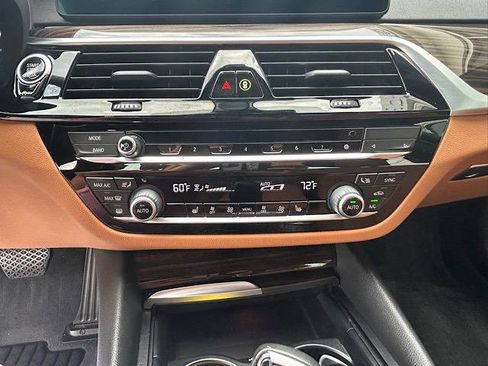 Certified 2022 BMW 530i xDrive 530i xDrive Sedan w/ Convenience Package image 22